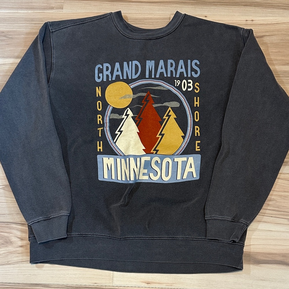 Grand Marais Minnesota Charcoal Gray Sweatshirt Large